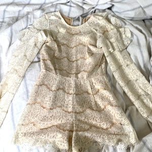 Lace shiny white romper
